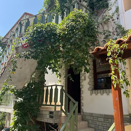 Acanthus Apartment Toroni