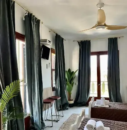 Apartment Acanthus