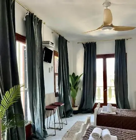 Acanthus Apartment