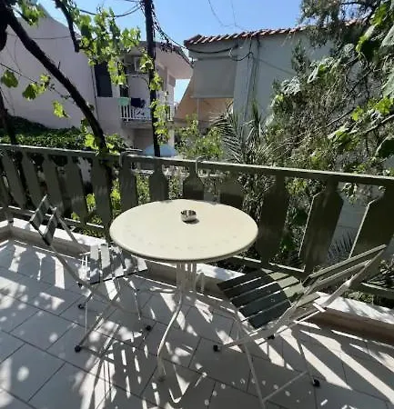 Acanthus Apartment