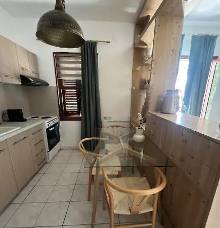 Apartment Acanthus *